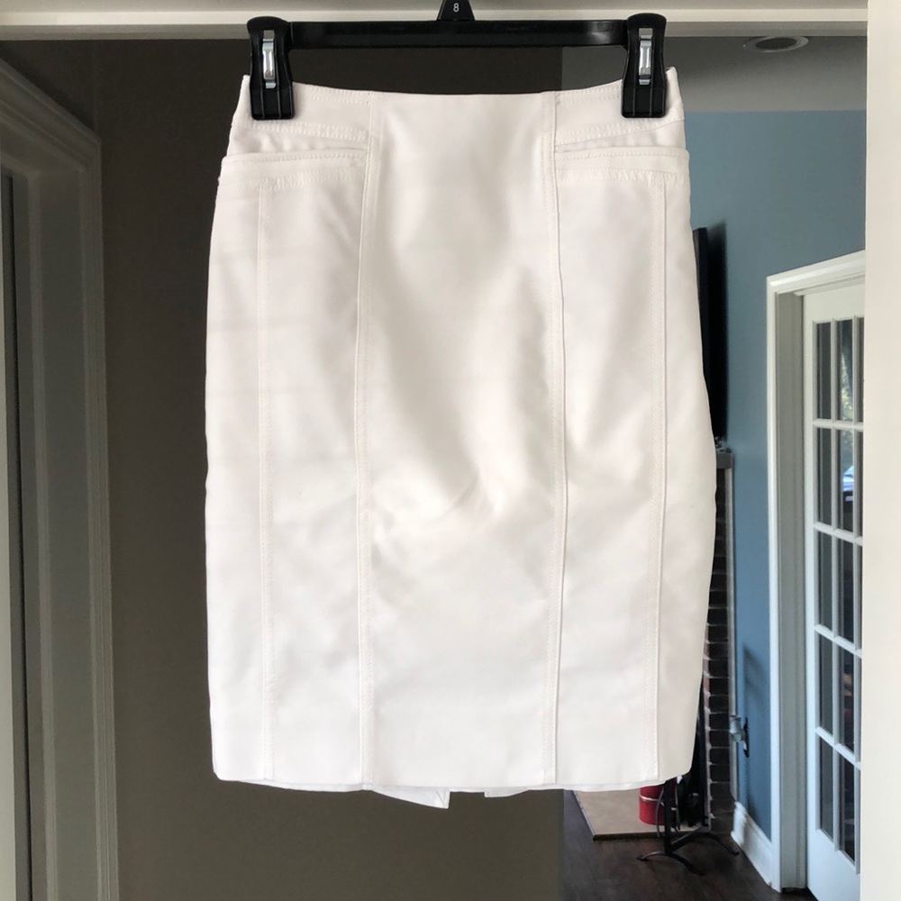 Fitted skirt